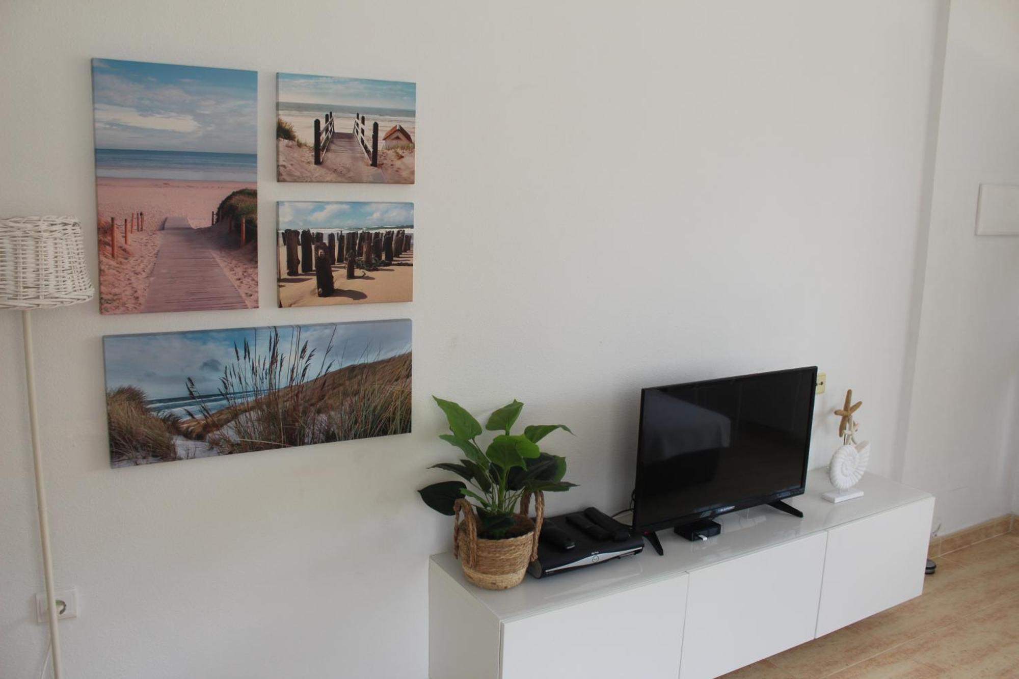 Bungalow With 2 Bedrooms And Roof Terrace In The Center Of La Zenia. Free Wifi. Orihuela Exterior photo